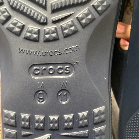 Crocs men size 9 women size 11 unisex . Brand new with tag . - Picture 3 of 4